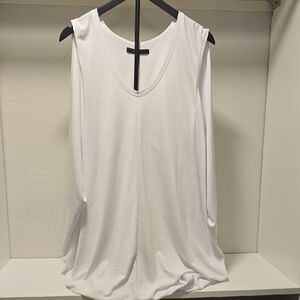 Elegant White Sleeveless Dress